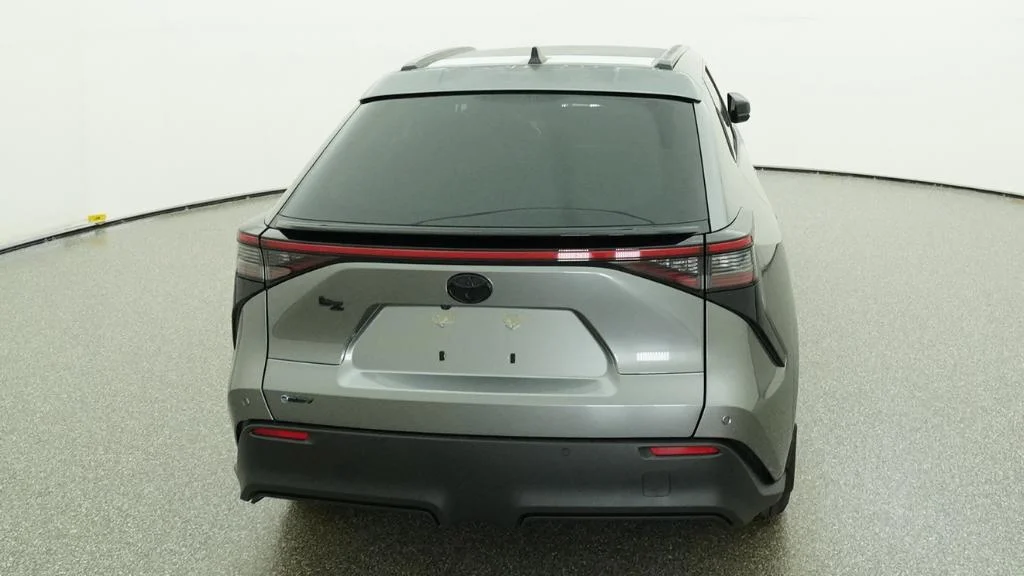New 2026 Heavy Metal Toyota XLE image 19