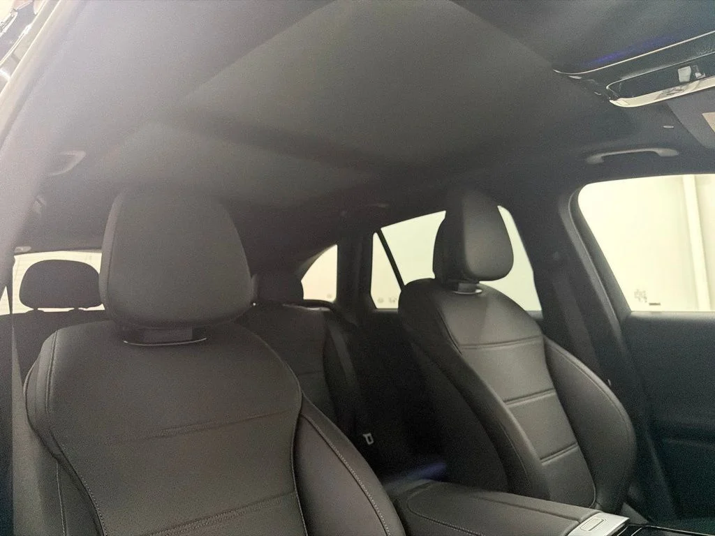 New 2027 Black Mercedes-Benz GLC 300 image 28