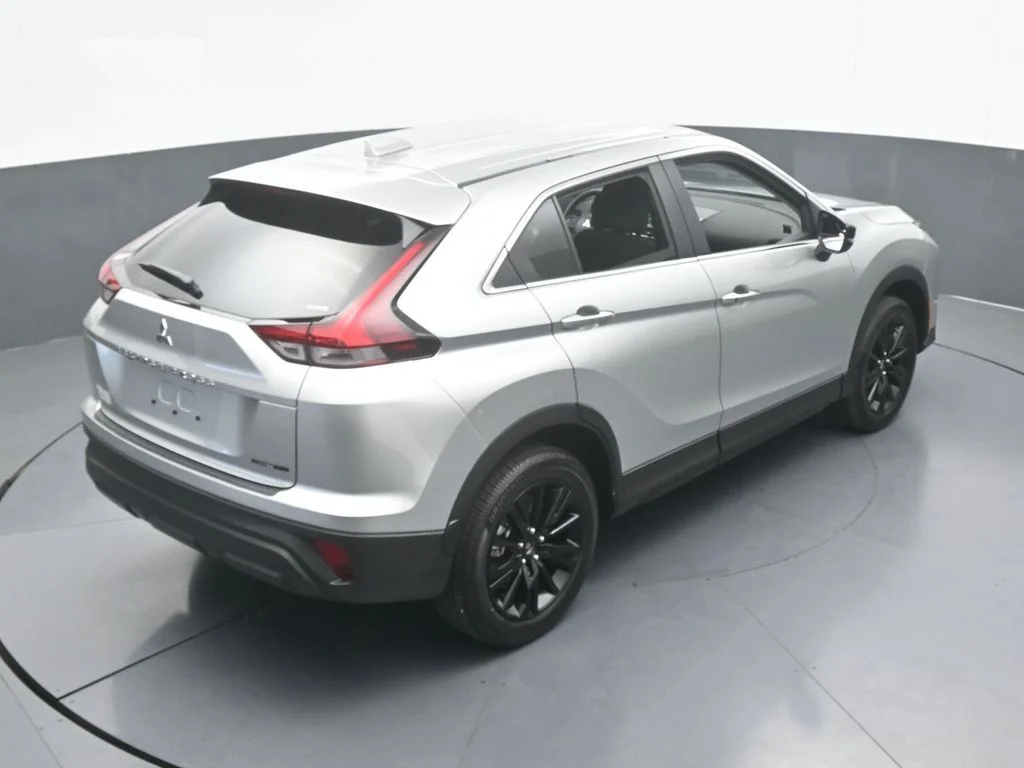 New 2026 Silver Mitsubishi LE 1.5T S-AWC image 41