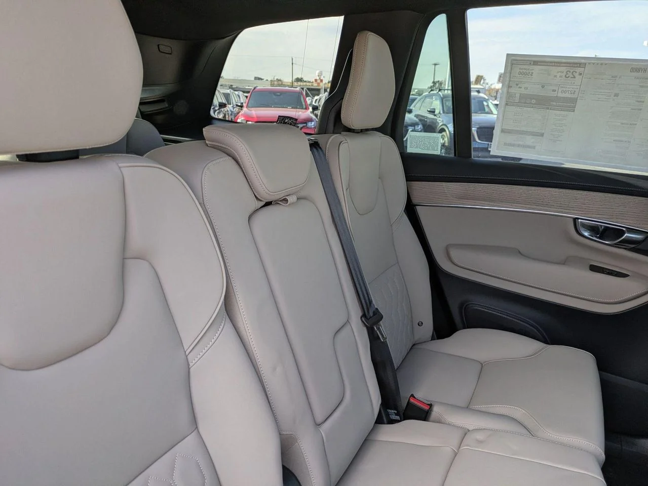 2026 Volvo XC90 Plus - Photo 13