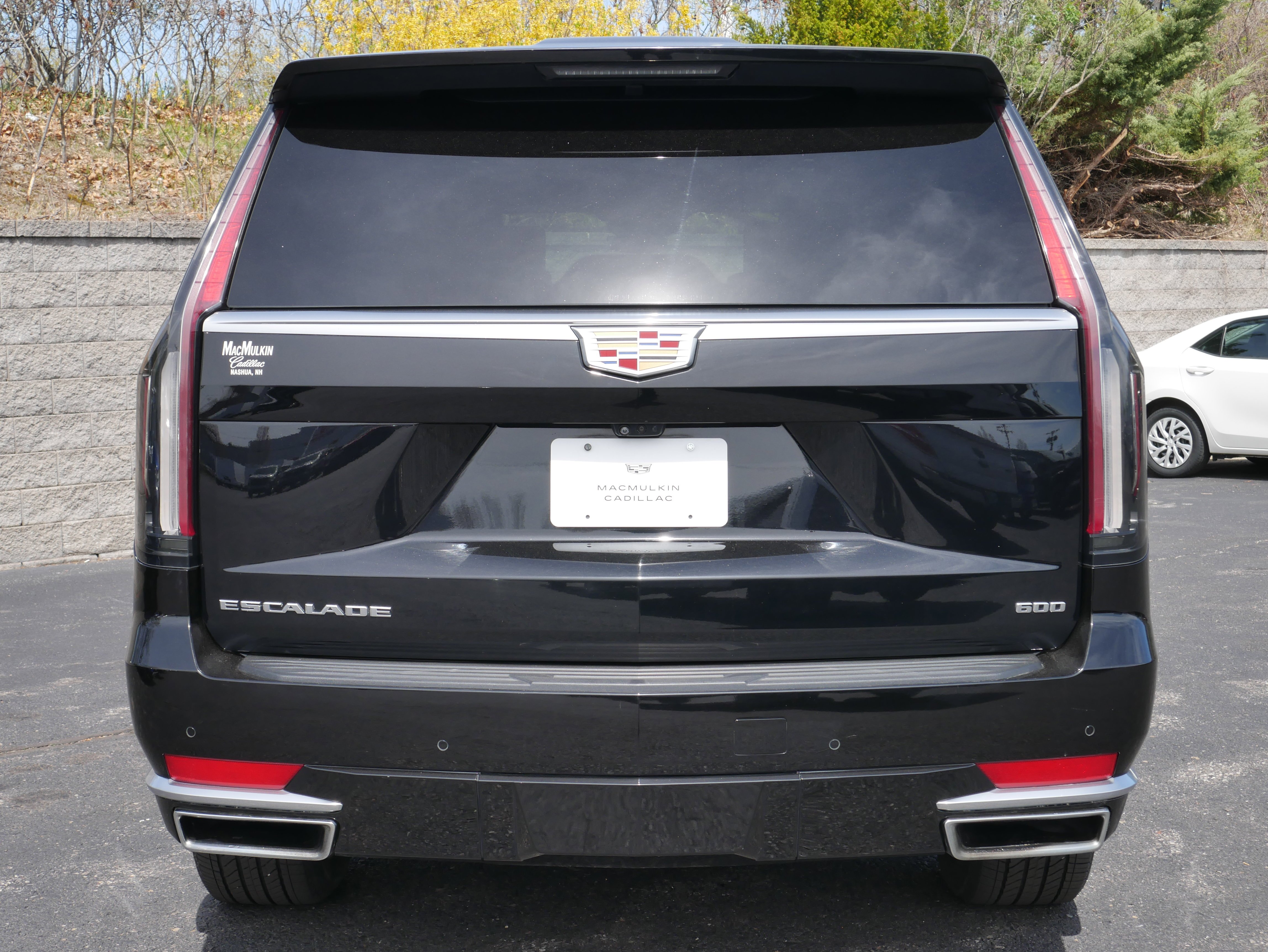 Used 2021 Black Raven Cadillac Premium Luxury Platinum image 5