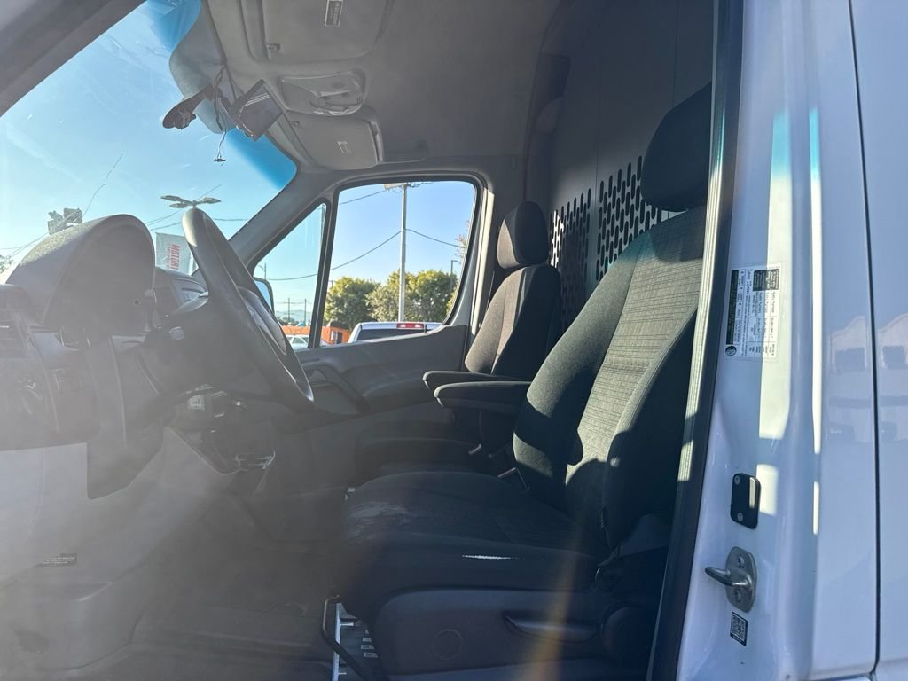 Used 2016 White Mercedes-Benz Cargo 170 WB image 11