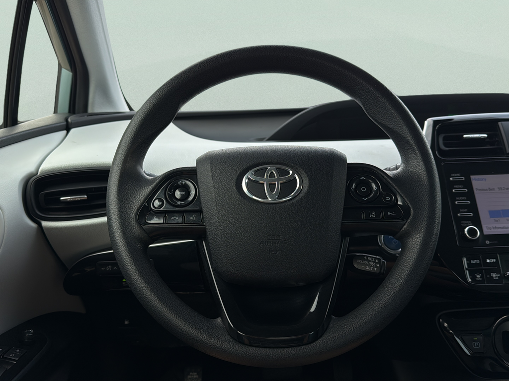 Used 2022 Pearl Toyota LE image 30