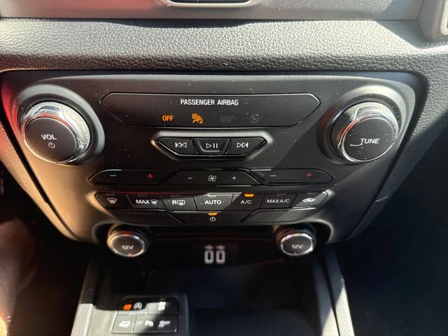 Used 2019 Ingot Silver Ford XLT image 30
