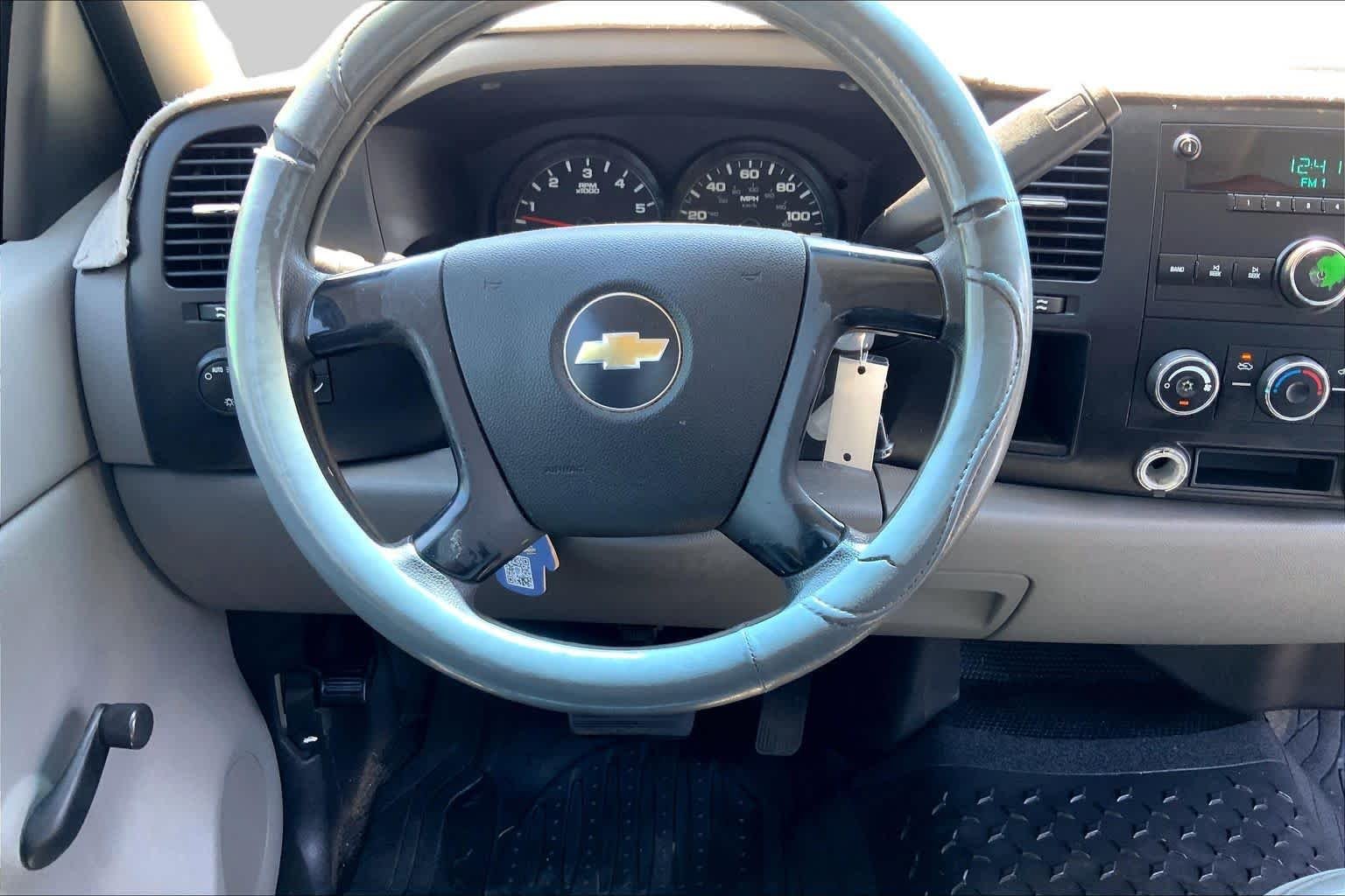 Used 2007 Summit White Chevrolet Work Truck image 5