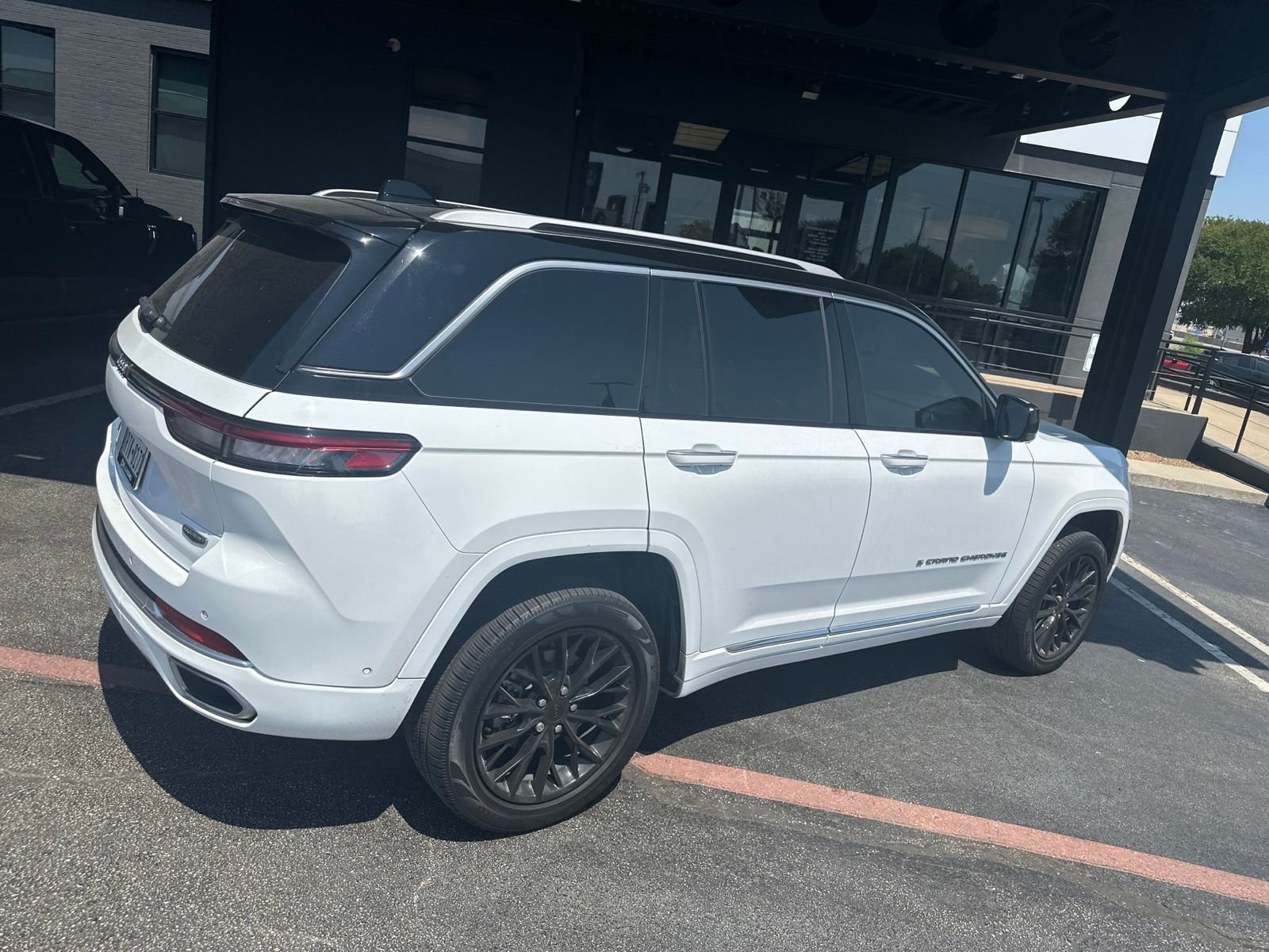 Used 2022 Bright White Clearcoat Jeep Summit image 6