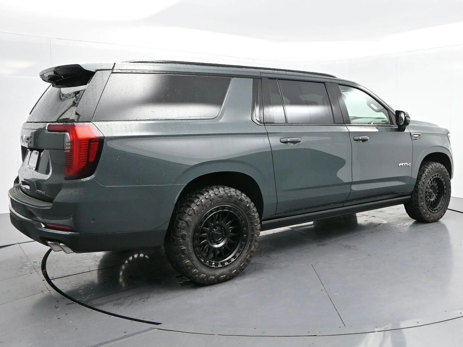 Used 2026 Midnight Pine GMC AT4 image 7
