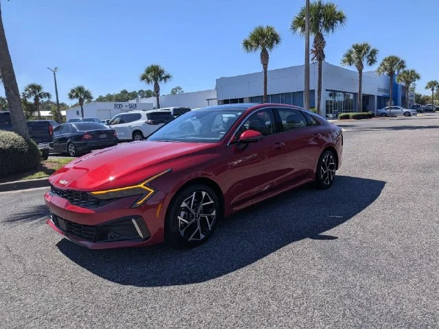Used 2025 Runway Red Kia EX image 7