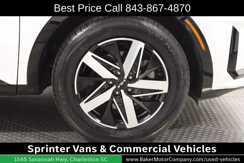 Used 2023 White Pearl Kia S image 15