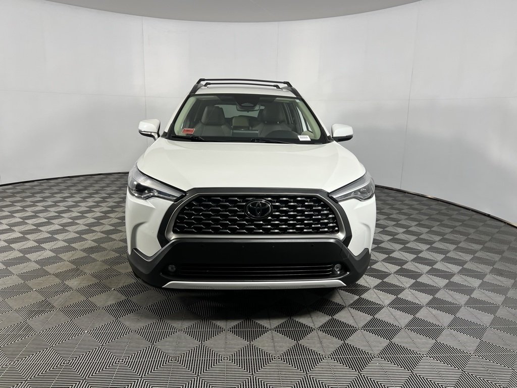 2024 Toyota Corolla Cross XLE photo 4