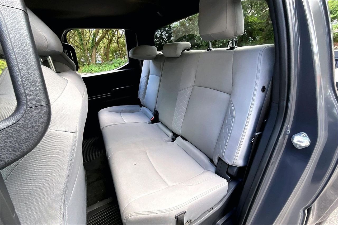 Used 2025  Toyota SR5 image 19