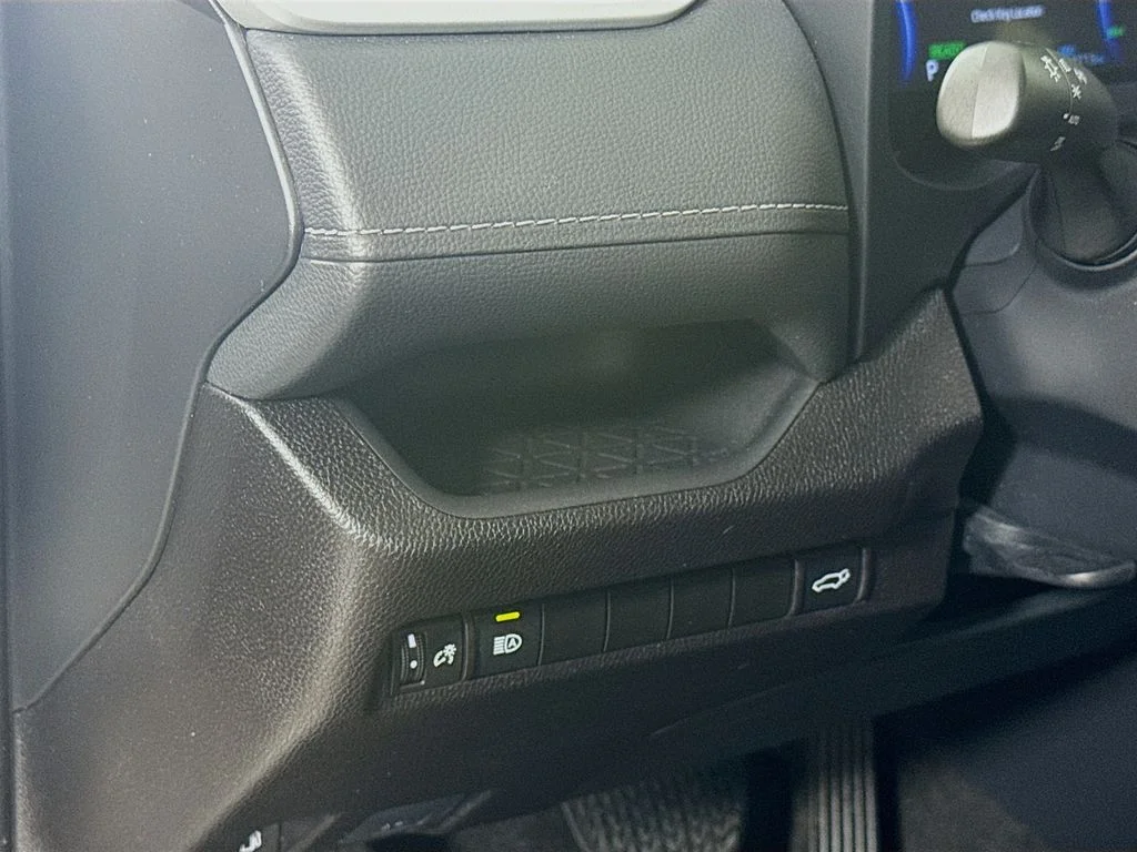 Used 2023 White Toyota XLE image 10