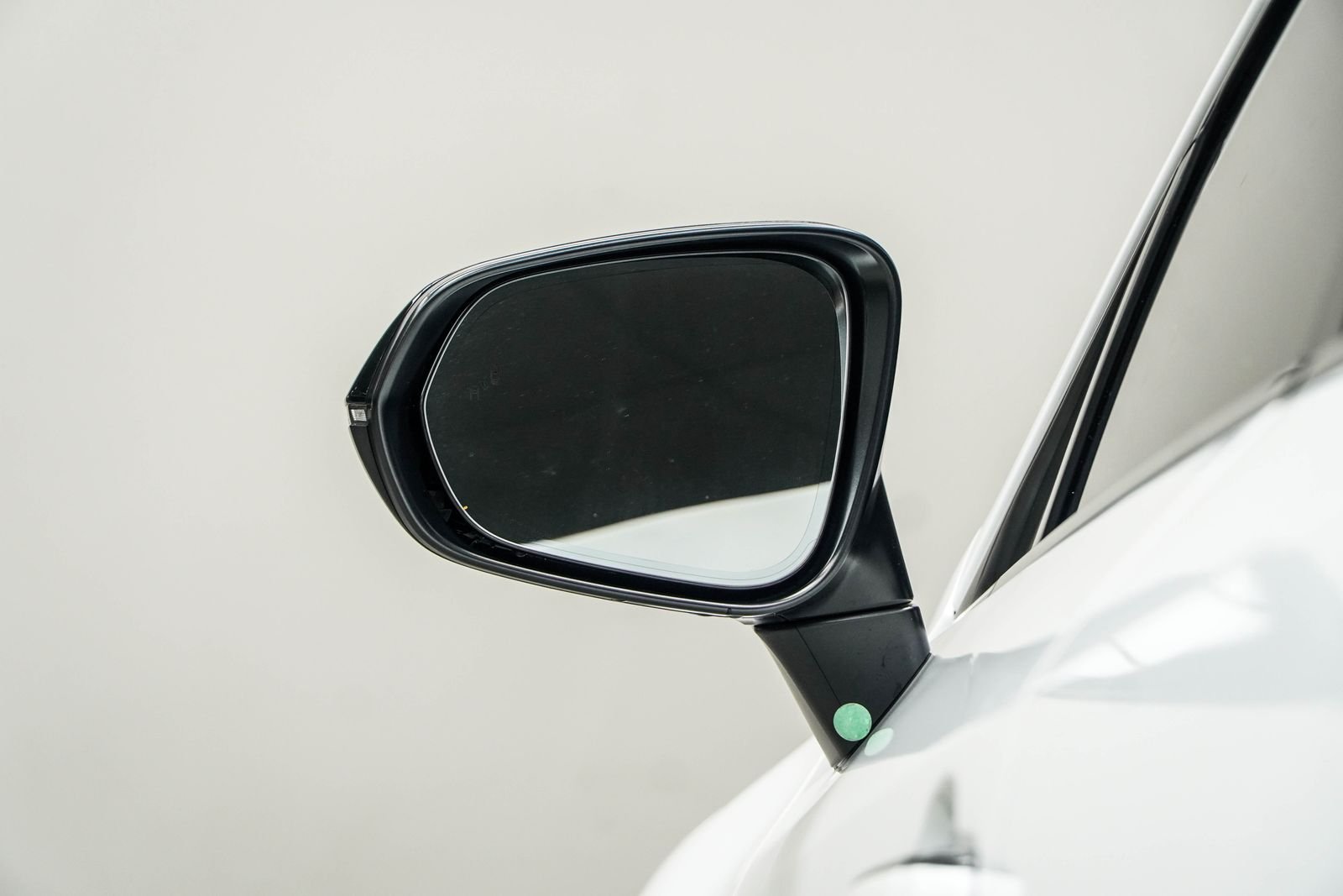 Used 2024 White Lexus 500h F SPORT Performance image 14