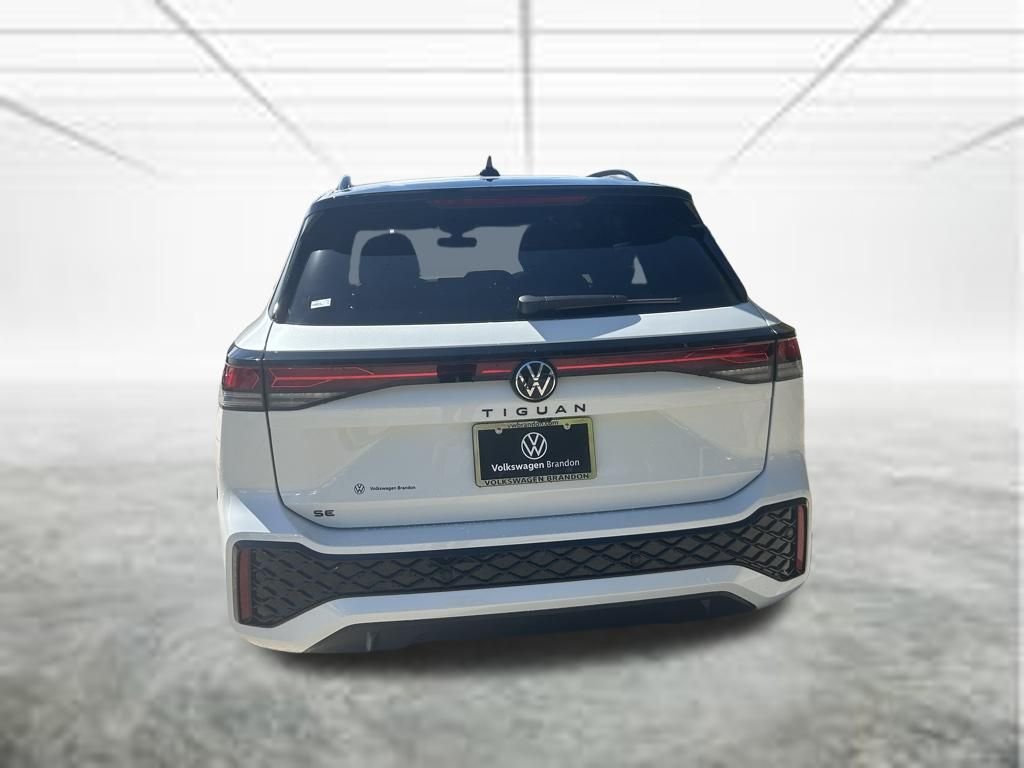 New 2026 White/off-white Volkswagen SE R-Line Black image 5