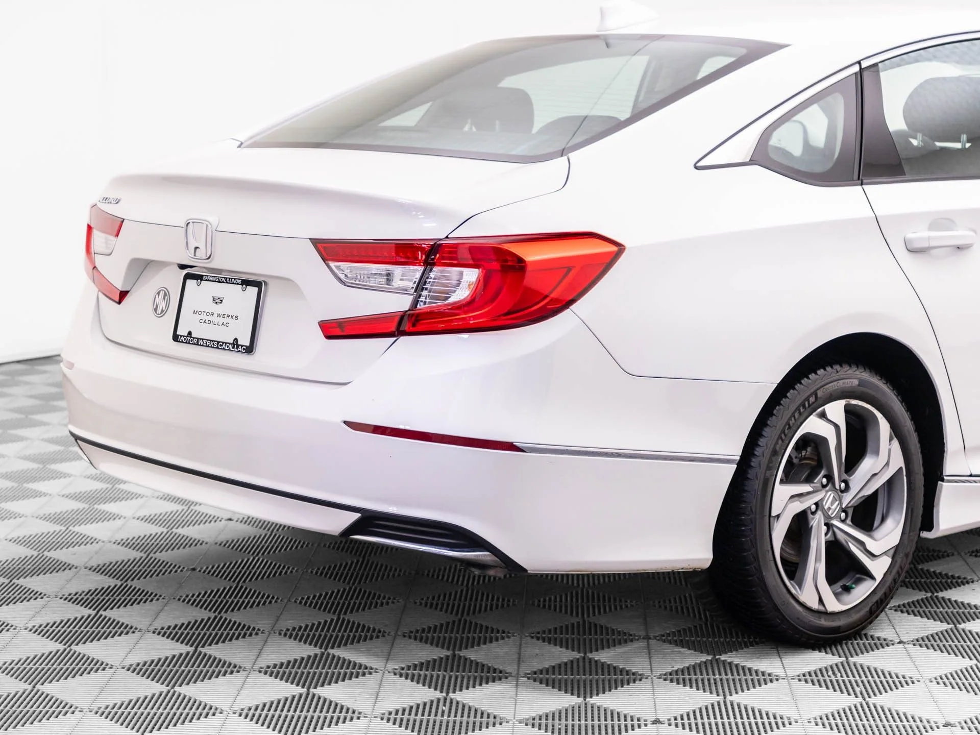 Used 2018  Honda EX image 32