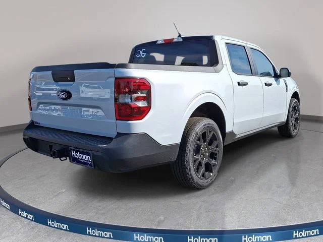 New 2026 Space White Metallic Ford XLT image 4