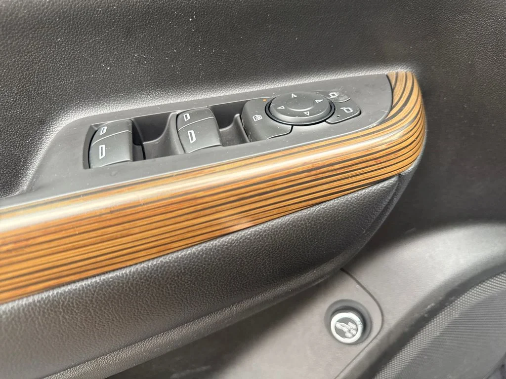 Used 2018 Blue GMC SLE-2 image 13