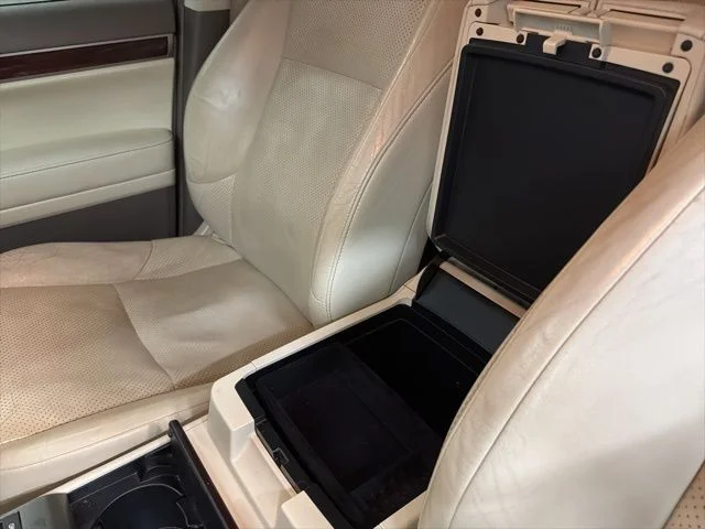 Used 2015 Starfire Pearl Lexus 460 Luxury image 37