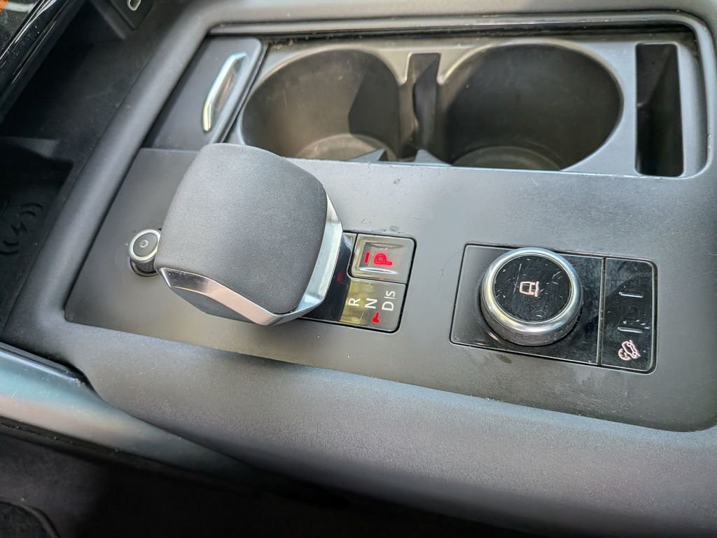 Used 2021  Land Rover S image 21