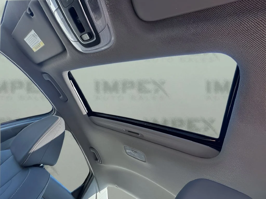 Used 2025 Blue Hyundai SEL Convenience image 9