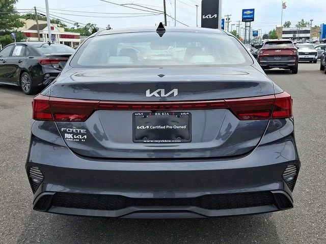 Used 2023 Gray Kia LXS image 6