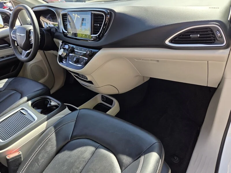Used 2024 Bright White Clearcoat CHRYSLER TOURING L image 17