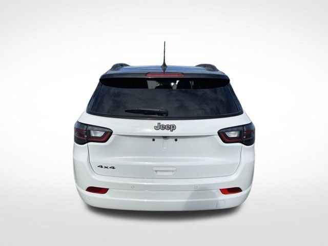 Used 2025 White Jeep Limited image 4