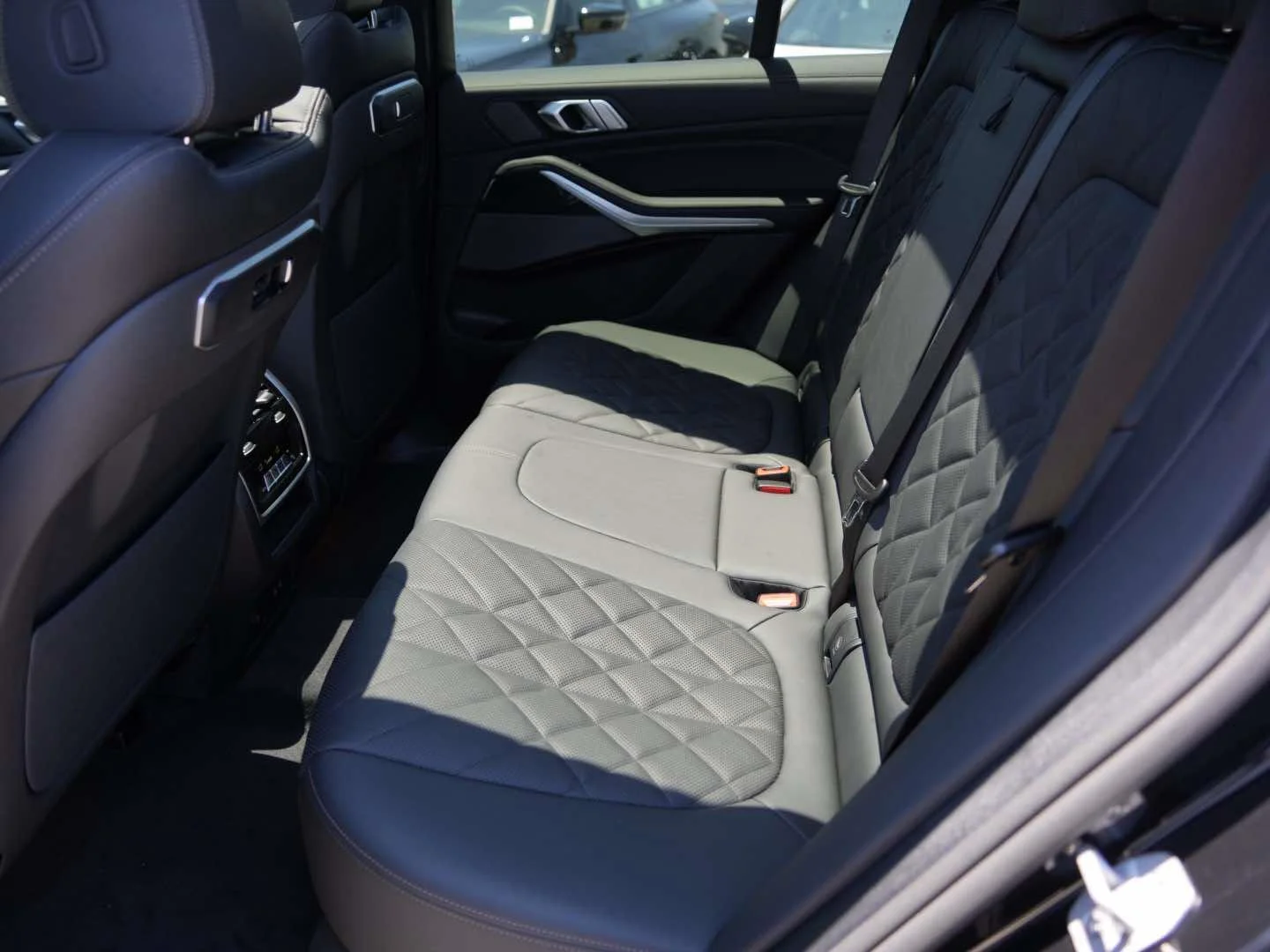 New 2026 Black Sapphire Metallic BMW xDrive40i image 11