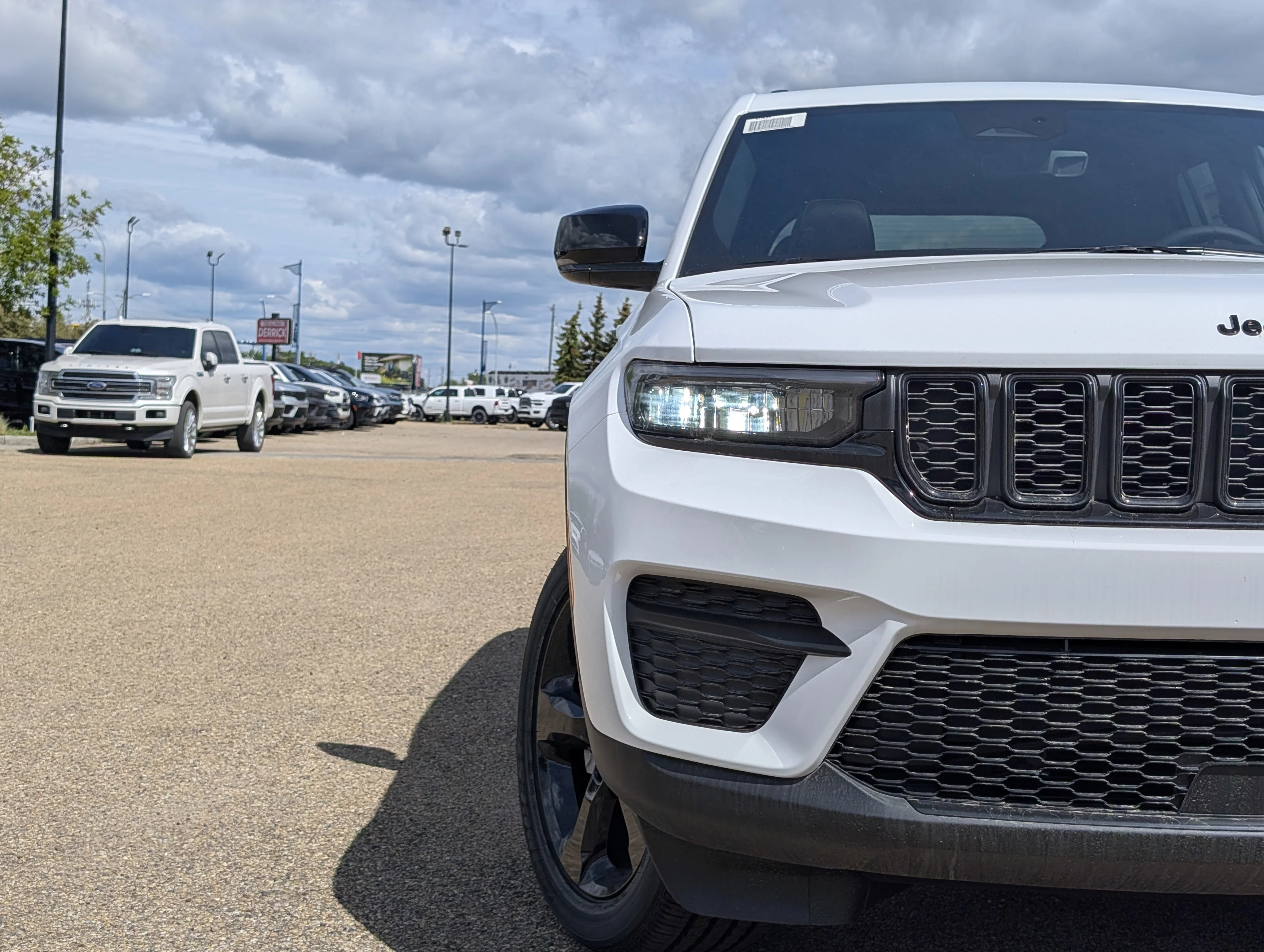 New 2025 Bright White Jeep Altitude image 11