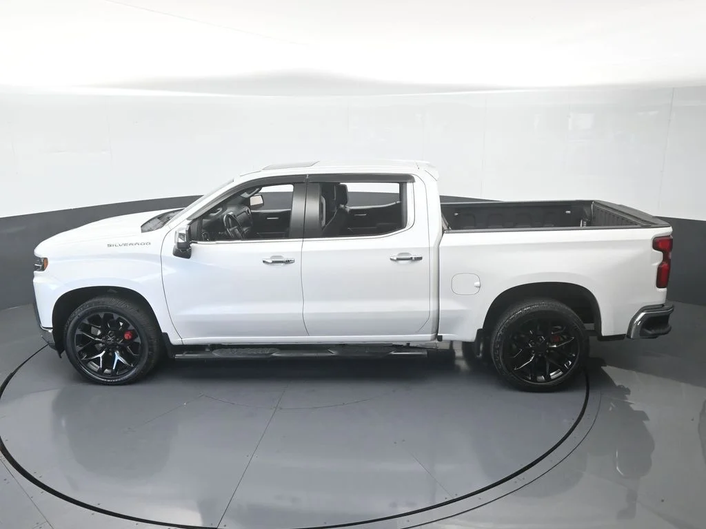 Used 2022 Iridescent Pearl Tricoat Chevrolet LTZ image 51