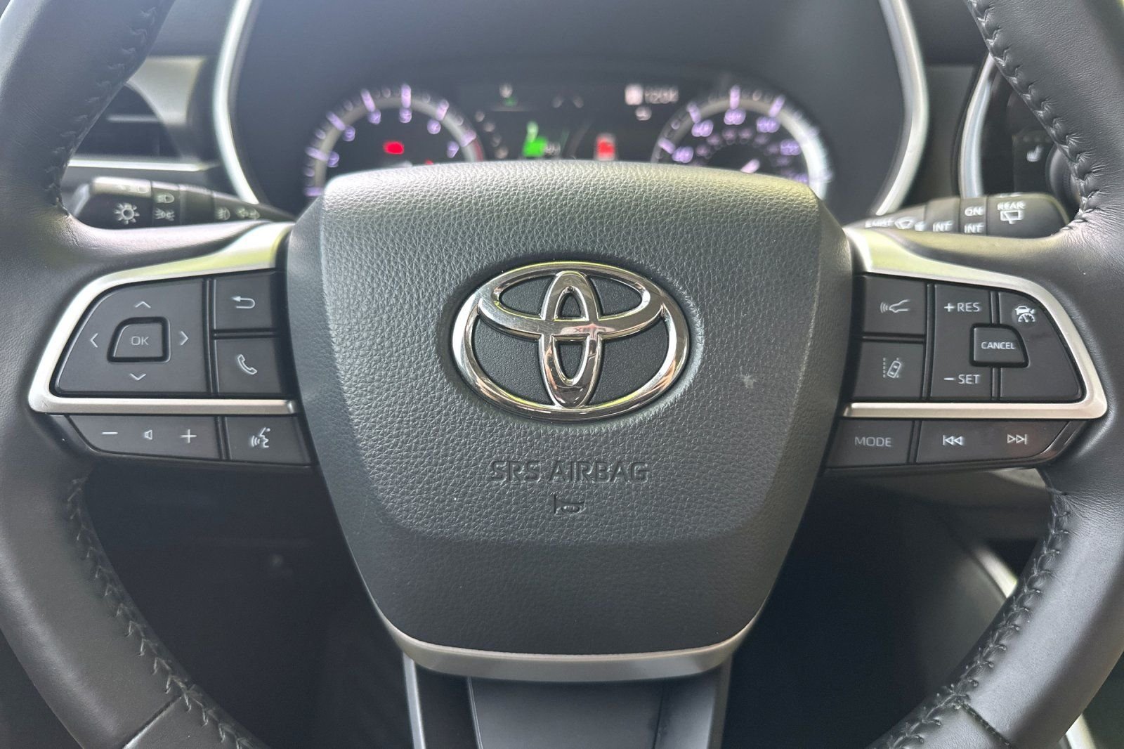 2022 Toyota Highlander XLE - Photo 25