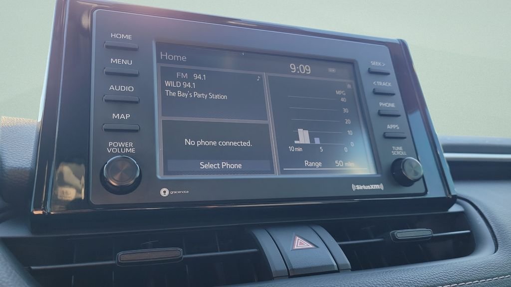 Used 2021 White Toyota XLE image 18