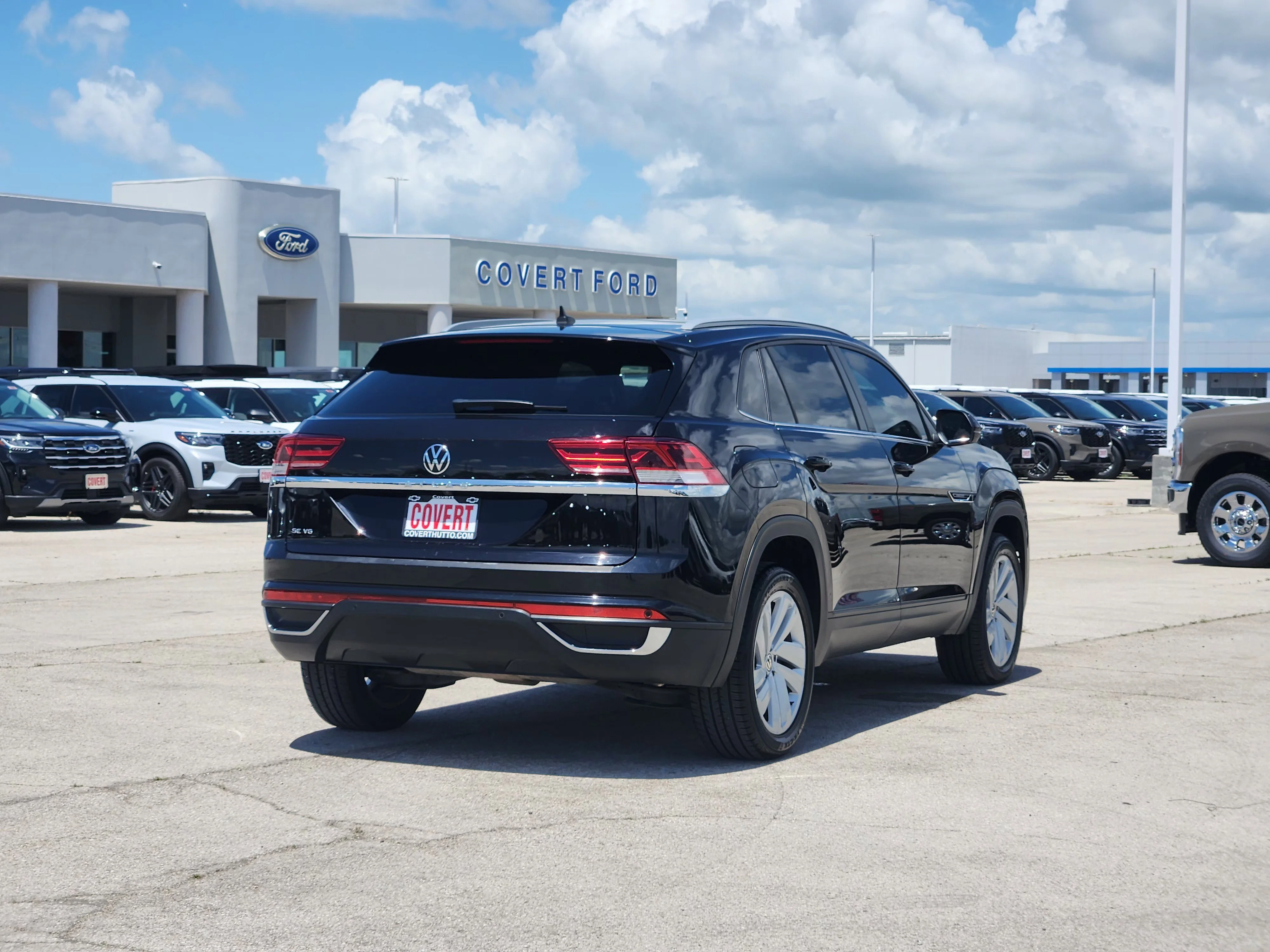 Used 2021 Black Volkswagen 3.6L V6 SE w/Technology image 7