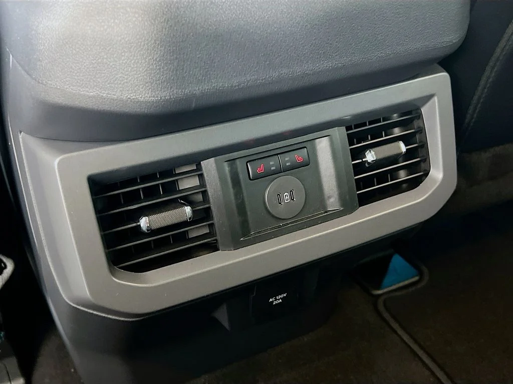 New 2026 Carbonized Gray Metallic Ford Lariat image 31