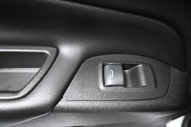 Used 2019 White Chevrolet LT image 10