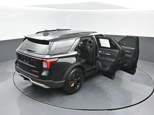 New 2026 Agate Black Metallic Ford Tremor® image 28
