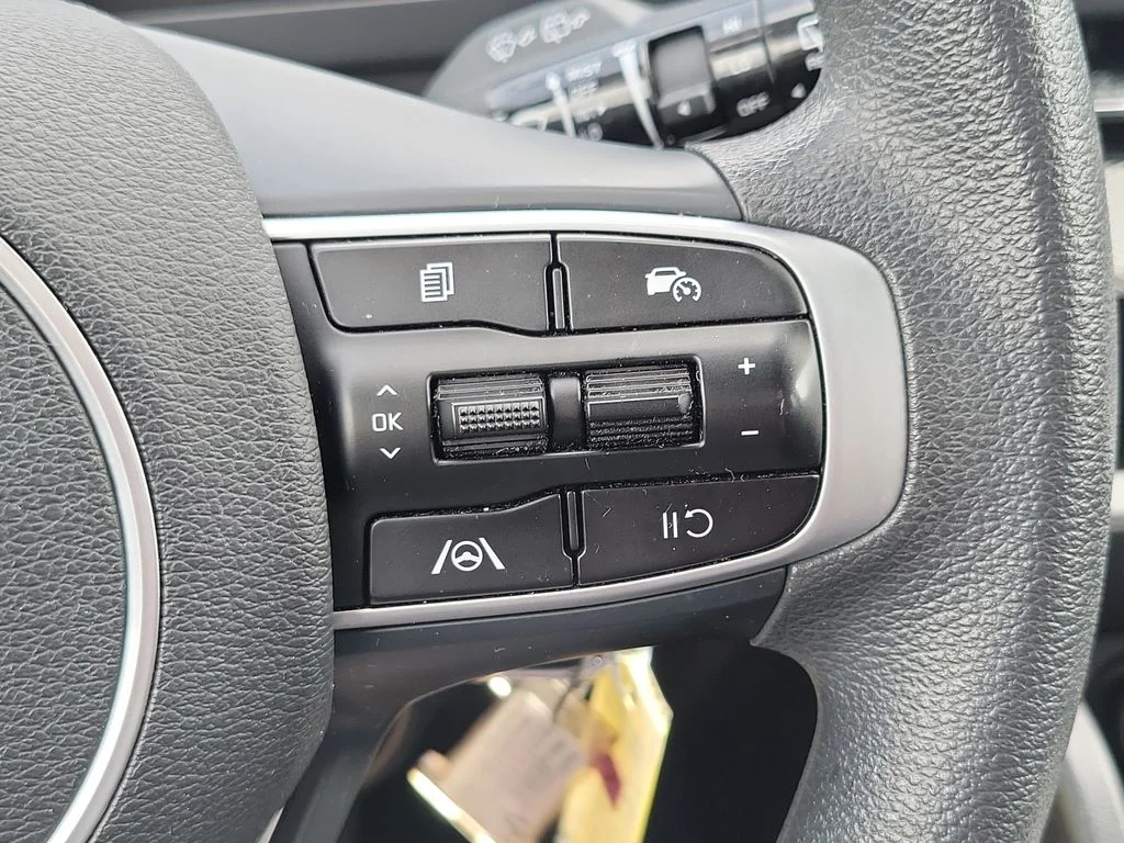 2025 Kia Sportage LX - Photo 25