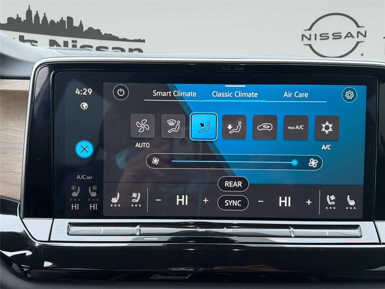 2025 Volkswagen Atlas SE w/Tech - Photo 20