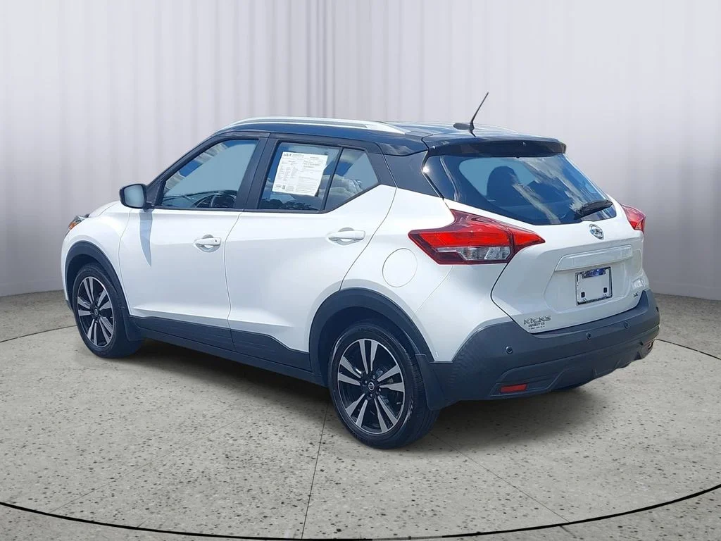 Used 2020 White Nissan SV image 5