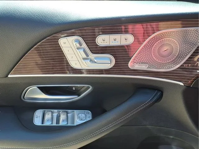 Used 2022 Silver Mercedes-Benz 4MATIC® image 18