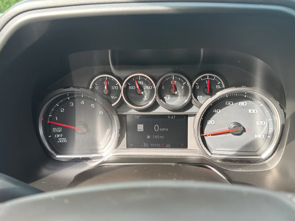 Used 2021 Black Chevrolet Z71 image 26
