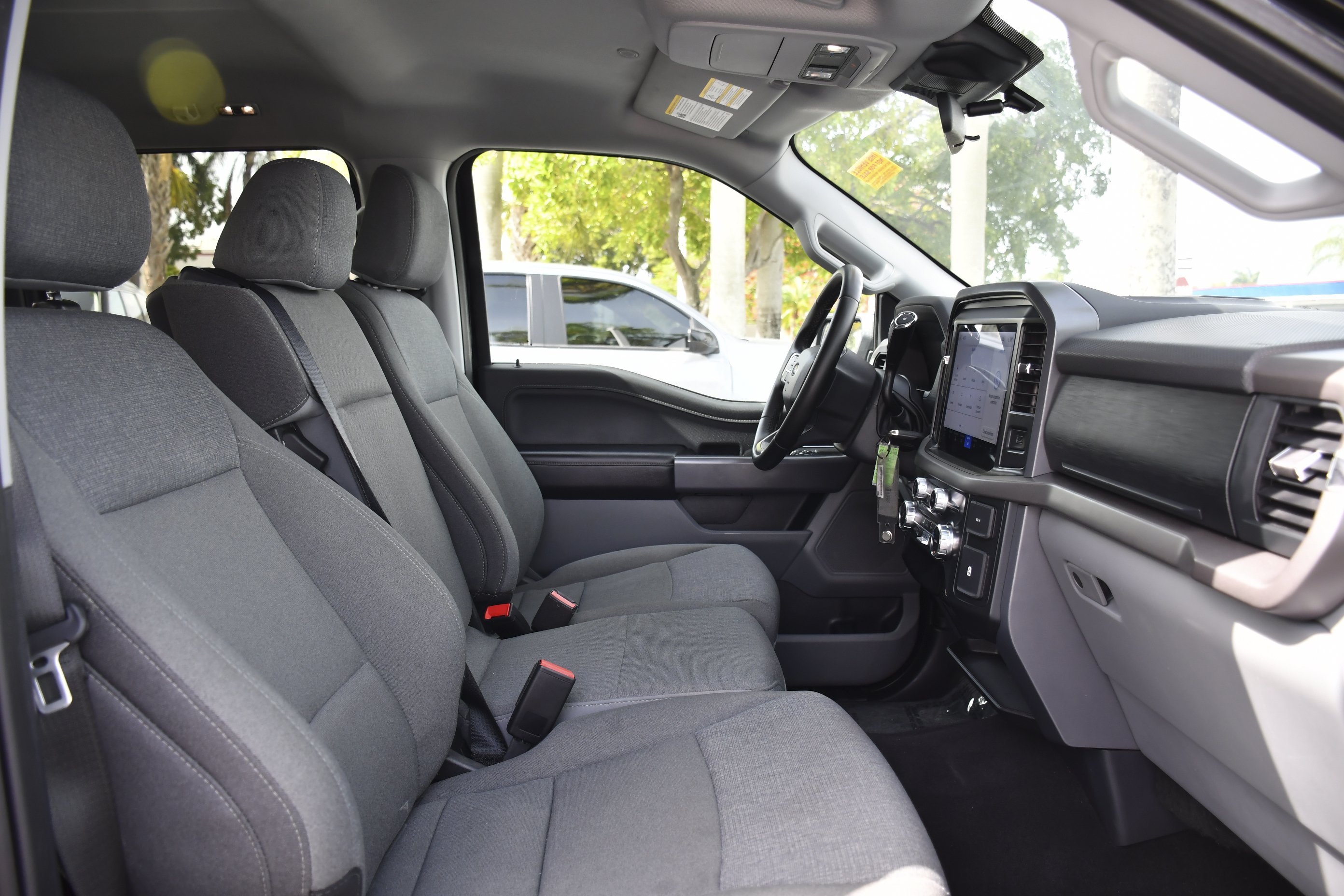 Used 2025 Black Metallic Ford XLT image 28