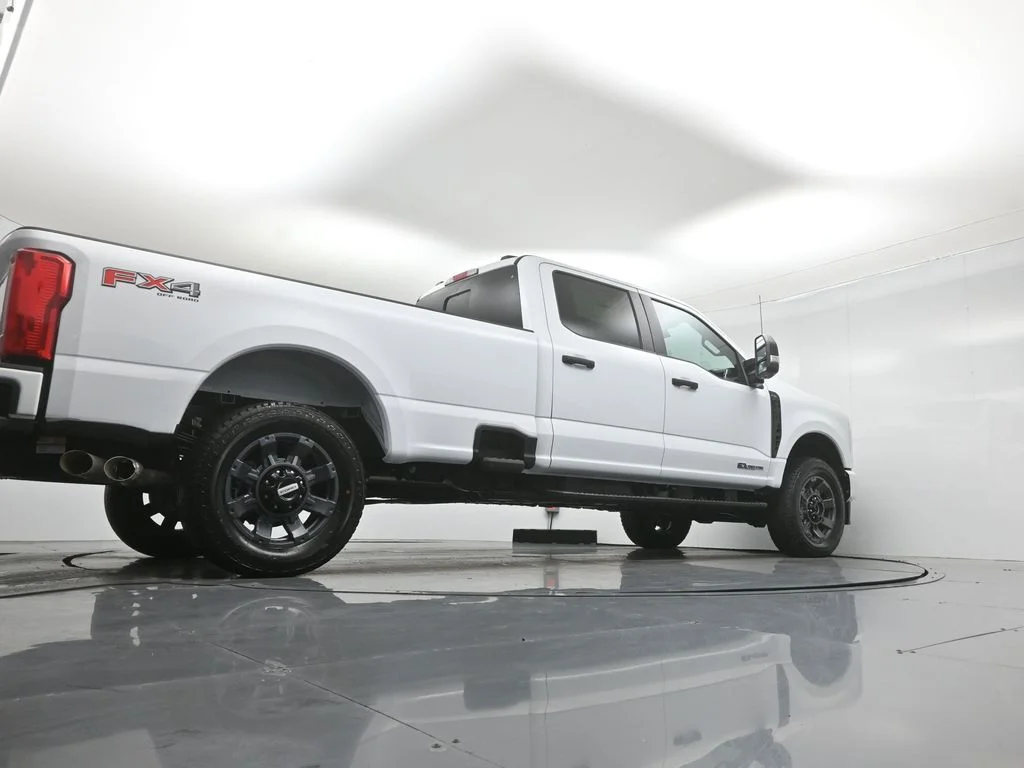 New 2026 Oxford White Ford XL image 42