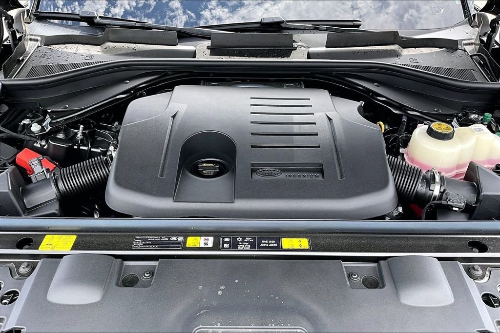 New 2026 Carpathian Grey LAND ROVER Dynamic SE image 11
