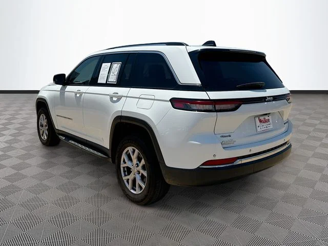 Used 2022 White Jeep Limited image 5