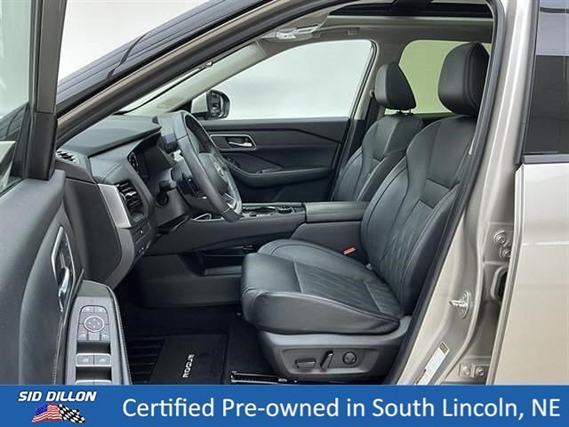Used 2024 Champagne Silver Metallic Nissan Platinum image 17