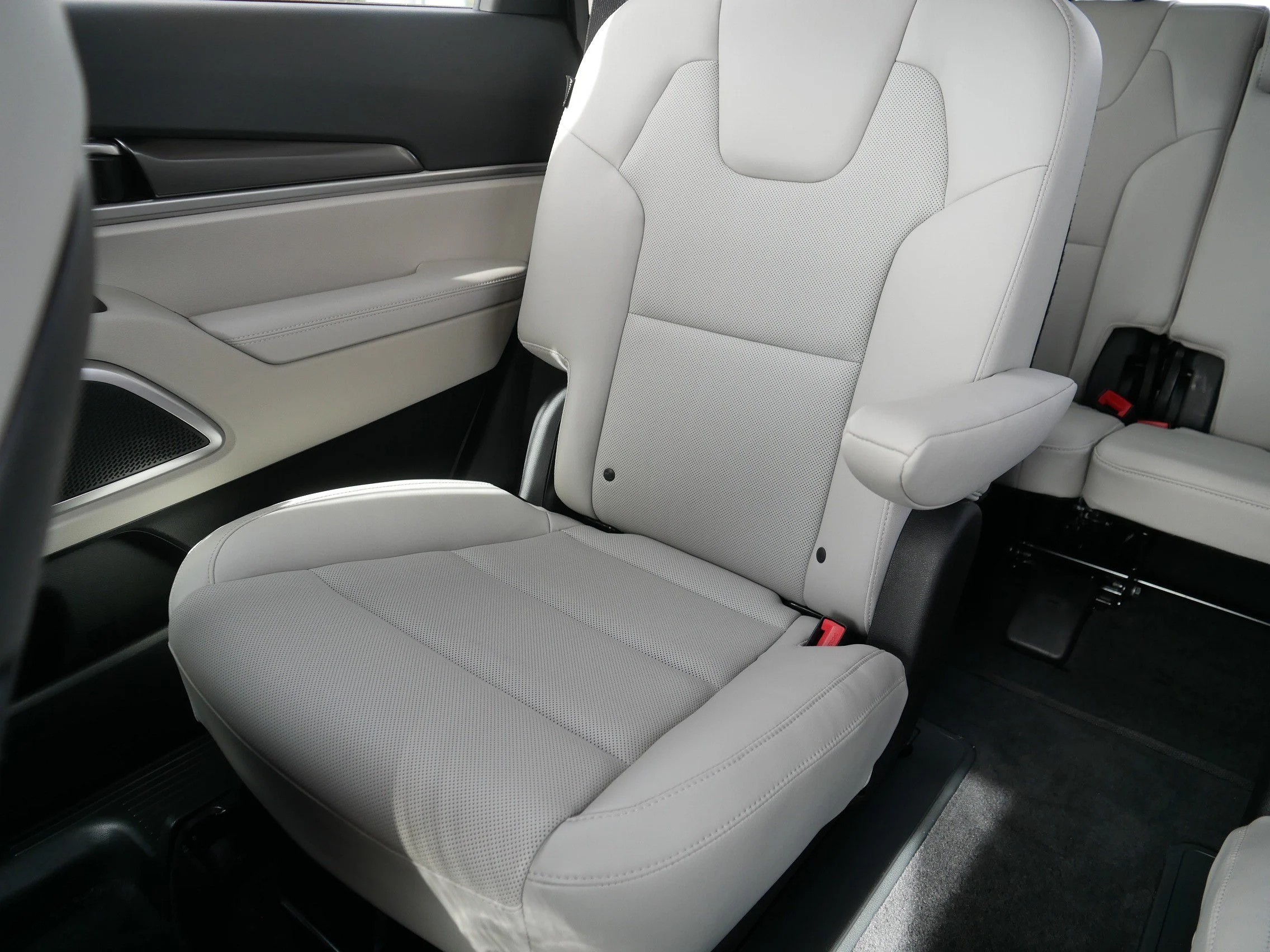 Used 2024 Ebony Black Kia S image 12