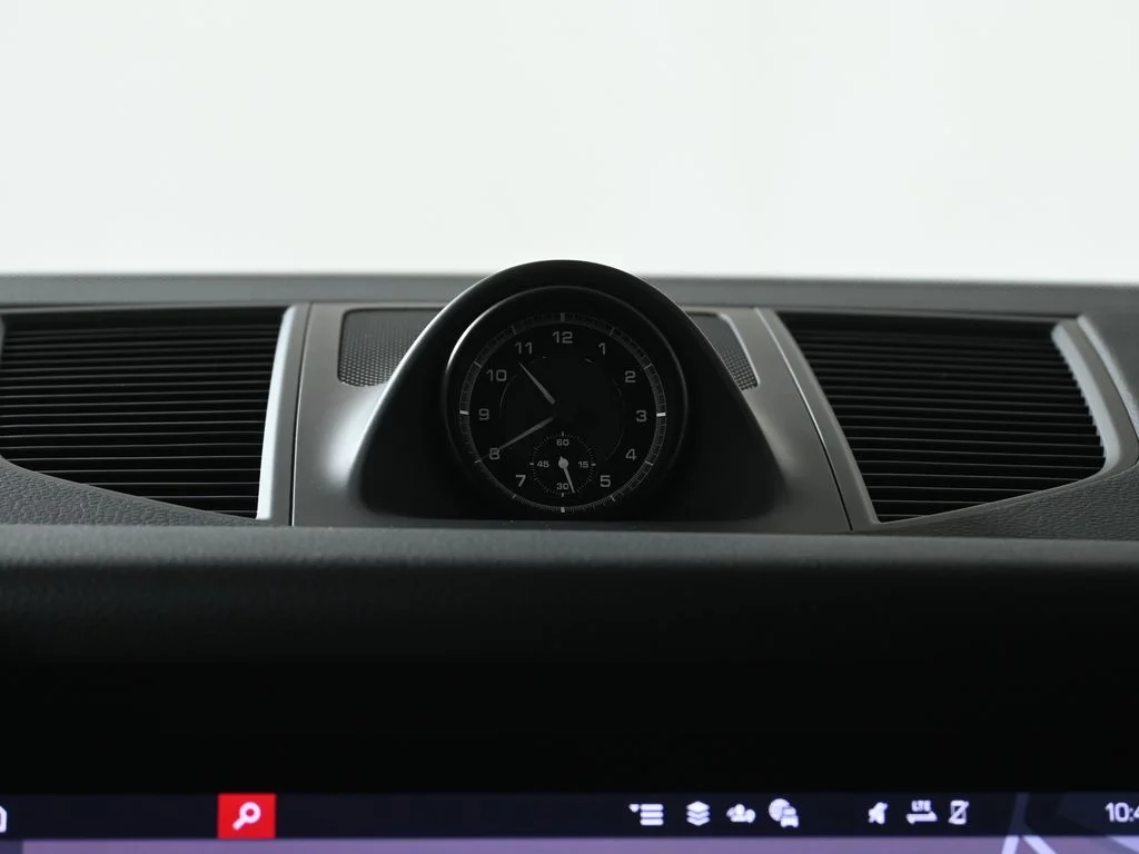 2026 Porsche Macan T - Photo 22