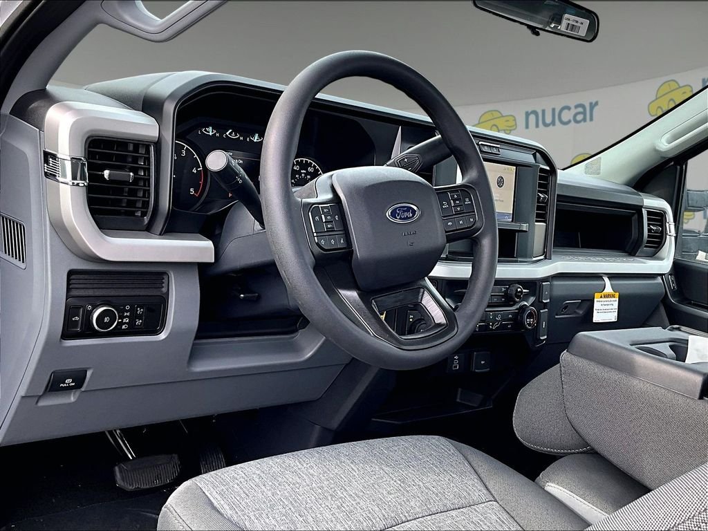 New 2026 Oxford White Ford XL image 7