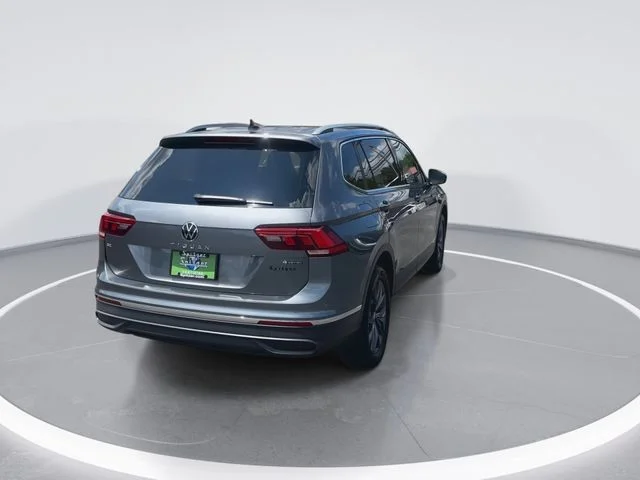 Used 2023 Platinum Gray Metallic Volkswagen 2.0T SE image 9